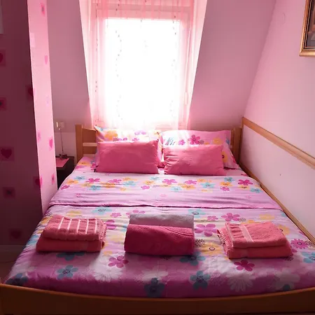 Union Apartment *