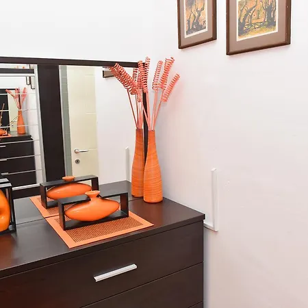 Union Apartment *